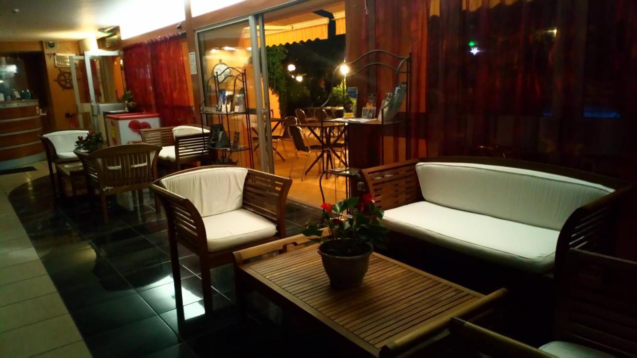 Brit Hotel Confort Helios Agde Εξωτερικό φωτογραφία